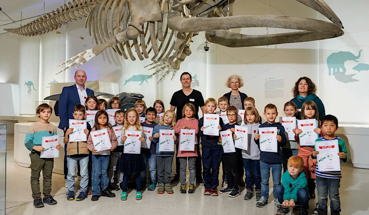 Feierliche Diplomverleihung der „Experimentenkurse“ im Naturkundemuseum Karlsruhe